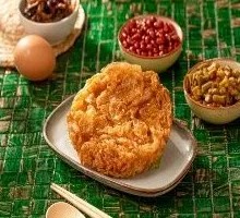 Fried Egg Snail Noodles