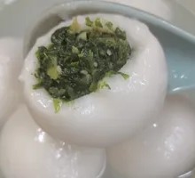 Wheat Gluten Dumplings with Shepherd's Purse