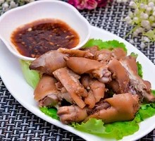 Sweet and Spicy Pig Trotters