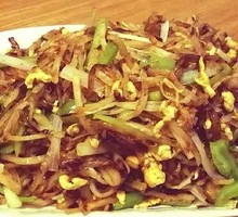 Stir-Fried Noodles with Shredded Pork