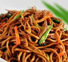 Stir-Fried Noodles with Shredded Meat