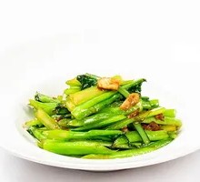 Stir-Fried Bok Choy with Crushed Garlic