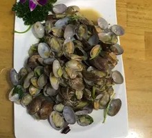 Spicy Stir-Fried Clams