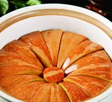Stewed Old Pumpkin in Clay Pot