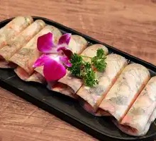 Beauty-Enhancing Black Chicken Rolls