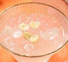 Fresh炖ed Bird's Nest with Lily Bulbs and Lotus Seeds