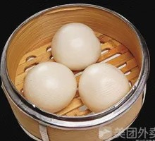 Cucumber and Rice Noodles with Steamed Buns