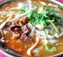 Stir-Fried Beef with Knife-Cut Noodles