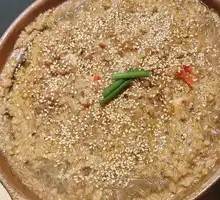 Clam with Garlic Noodles in Clay Pot