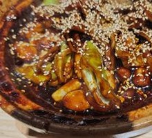 Stir-fried Duck Tongues in Clay Pot