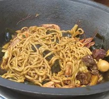 Pork Rib and Shrimp Braised Noodles