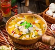 Sautéed Wuchang Fish Slices in Golden Soup Pot