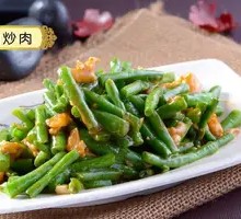 Stir-fried string beans with meat