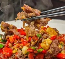 Stir-Fried Beef with Yellow Onion