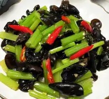 Abalone with Celery and Black Mushroom