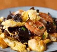 Shrimp and Egg Stir-fry with Black Mushrooms