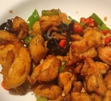 Tengjiao Black Mushroom Stir-fried Chicken