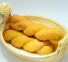 Trendy Bursting Sesame Twist