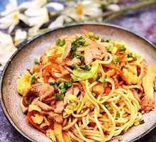 Pork Fillet Stir-Fried Noodles