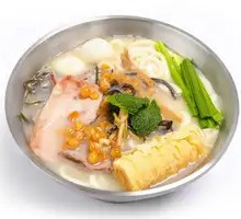 Three Delicacies Hot Pot Rice Noodles