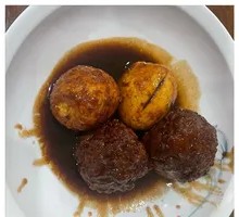 Braised Pork Balls with Crispy Egg