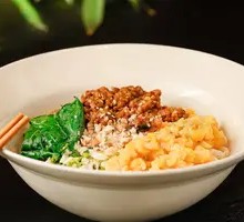 Spicy Broad Noodles with Pea Paste