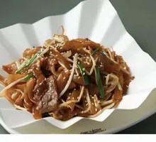Dry-Fried Beef Rice Noodles