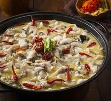 Pickled Vegetable Pan-Fried Crucian Carp