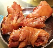 Spiced Braised Pig Trotters