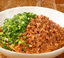 Mixed Sauce Dry Noodles with Minced Meat
