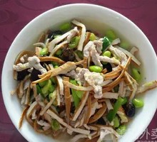 Fried Tofu Skin with Green Beans and Pork Strips
