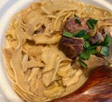 Braised Pork Trotter with Anji Bamboo Shoots