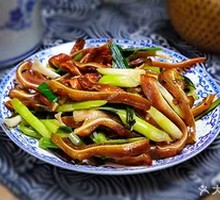 Green Pepper Stir-fried Pig Ear