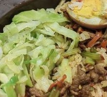 Spicy Stir-fried Yellow Beef with Chili