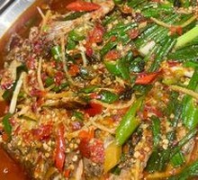 Scallion-Cooked Crucian Carp