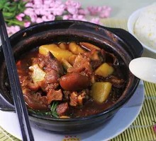 Braised Pig Trotters in Brown Sauce