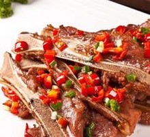 Hand-grabbed Pork Ribs