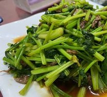 Stir-fried celery with shredded pork