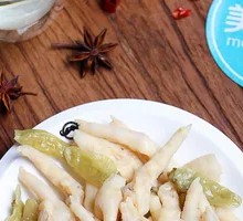 Sichuan-style Pickled Chicken Feet