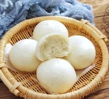 White Steamed Bun
