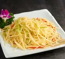 Sliced Potatoes with Green Pepper