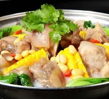 Corn Stewed Pork Trotters