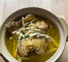 Herb Chicken Clay Pot