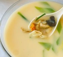 Crown Shell in Superior Broth