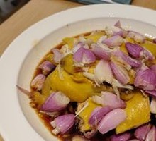 Red Onion Glazed Qingyuan Chicken