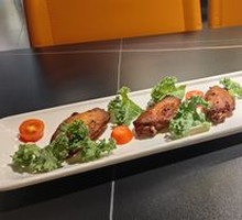 Garlic Sautéed Kale Chicken Wings