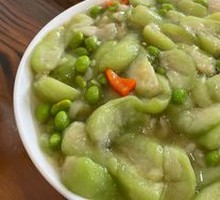 Loofah and Edamame Stir-Fry