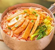 Sweet and Spicy Bamboo Shoot Noodles