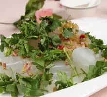 Stir-fried Rice Noodles with Coriander