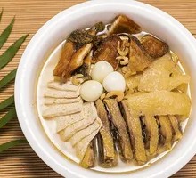 Chicken Soup with Three Delicacies